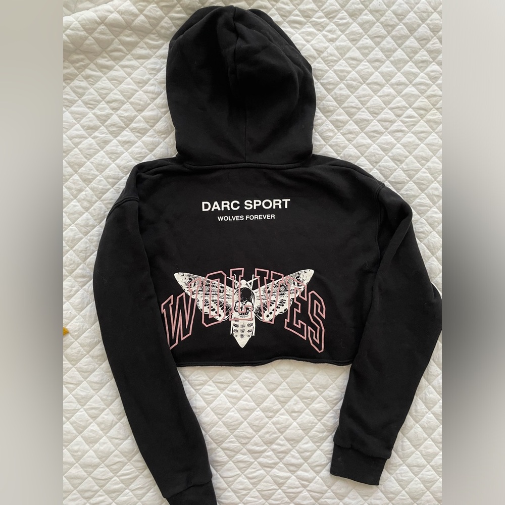 Darc Sport Cropped Wolves Hoodie